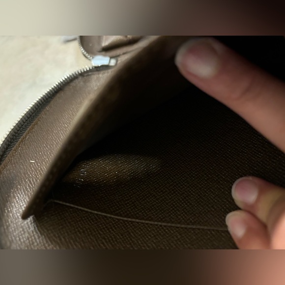 Louis Vuitton Dark Brown Taiga Leather Atoll Travel Case Wallet - EUC - Picture 15 of 16